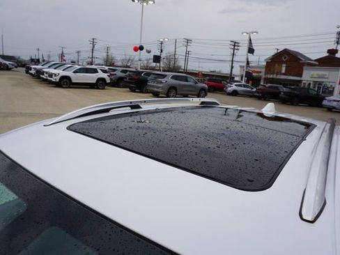 Certified 2019 GMC Terrain SLT w/ Preferred Package image 10