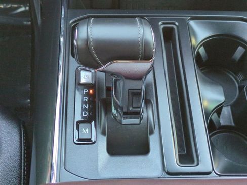 Used 2022 Ford F150 Lariat w/ Equipment Group 502A High image 19