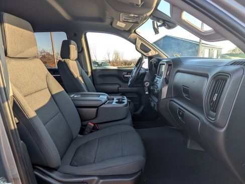 Used 2021 Chevrolet Silverado 1500 Custom w/ Safety Confidence Package image 7