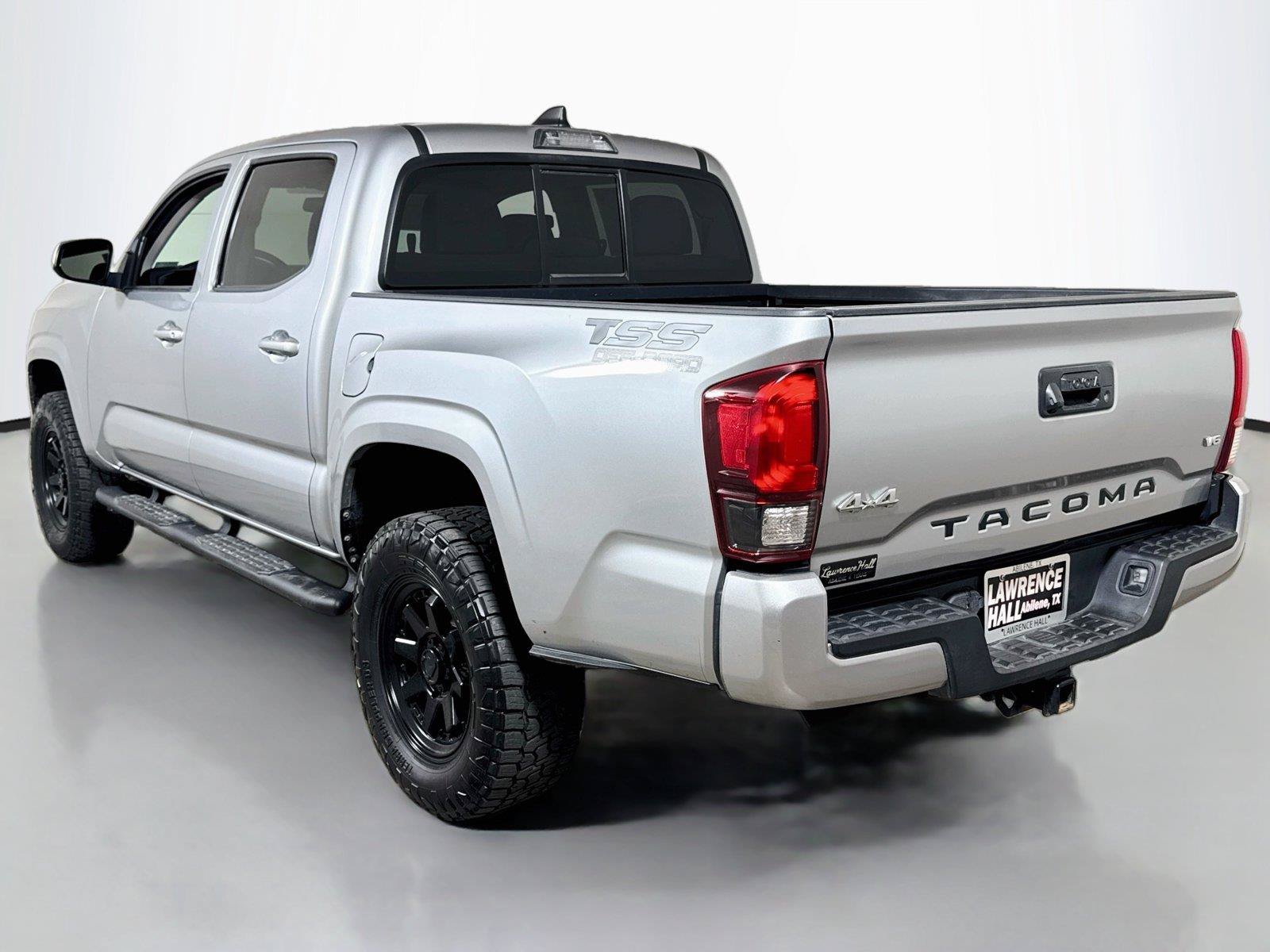 Used 2022 Toyota Tacoma SR AWD/4WD image 6