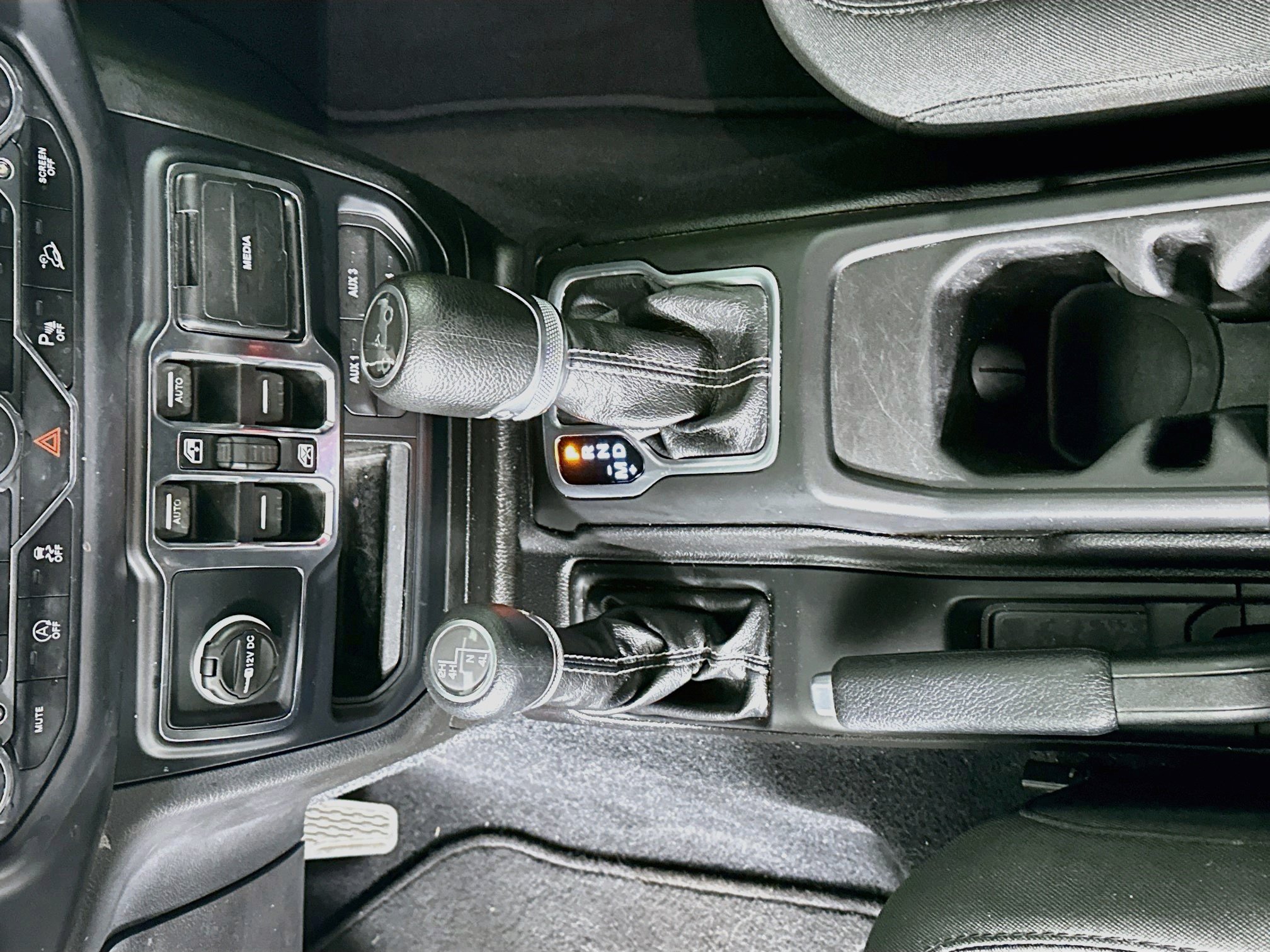Used 2019 Jeep Wrangler Unlimited Sahara AWD/4WD image 25