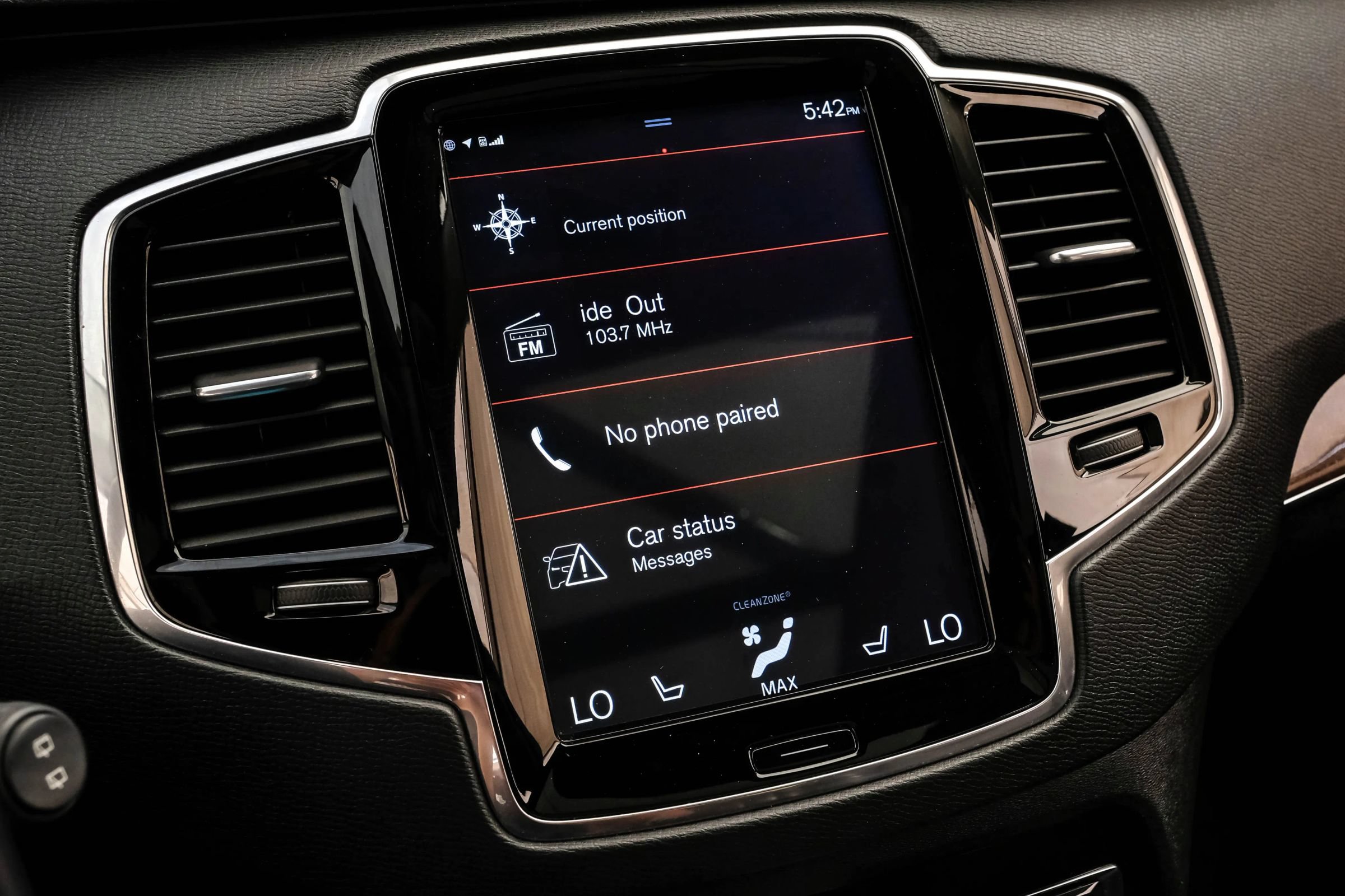 Used 2017 Volvo XC90 T5 Momentum w/ Vision Package FWD image 29