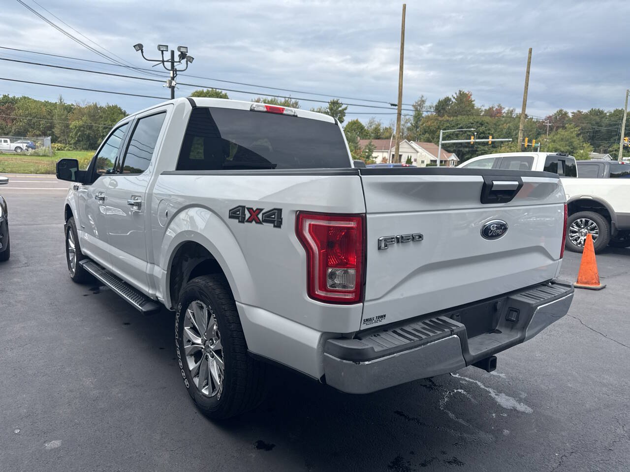 Used 2015 Ford F150 XLT w/ Equipment Group 301A Mid AWD/4WD image 6