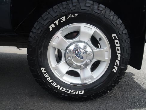 Used 2015 Ford F250 XLT w/ Snow Plow Prep Package image 7