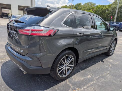 Used 2019 Ford Edge Titanium w/ Cold Weather Package AWD/4WD image 4