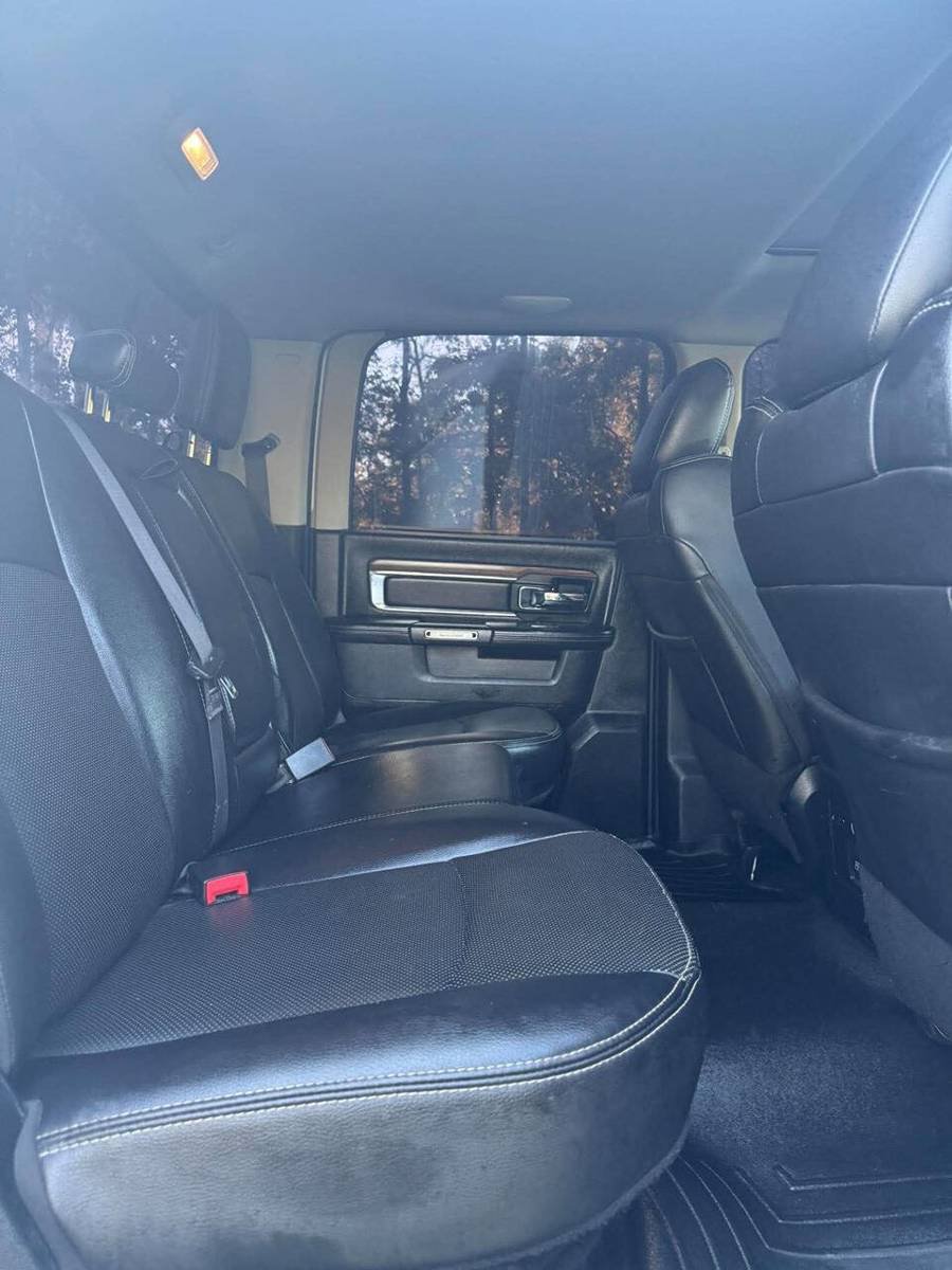 Used 2017 RAM 1500 Laramie w/ Convenience Group AWD/4WD image 12