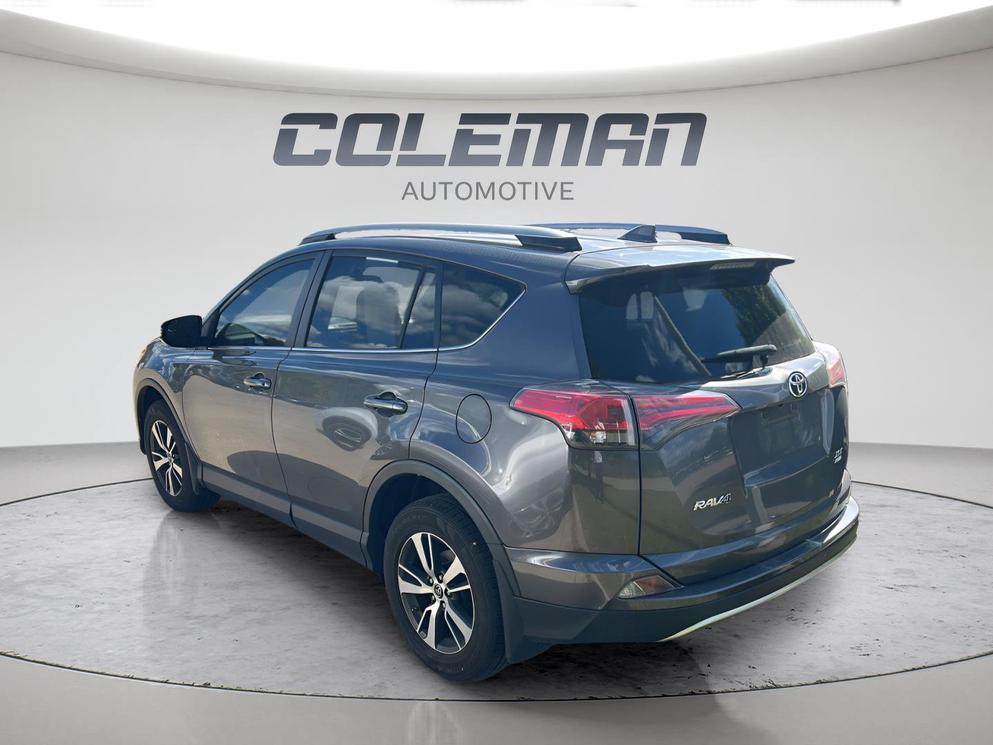 Used 2017 Toyota RAV4 XLE w/ Plus Special Value Package AWD/4WD image 4