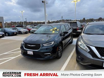 Used 2022 Chrysler Pacifica Touring-L