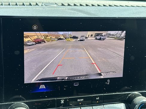 Used 2023 Chevrolet Colorado W/T image 27