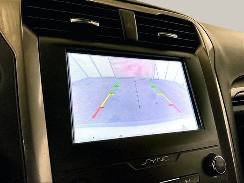 Used 2019 Ford Fusion SEL FWD image 21