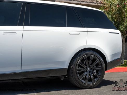 Used 2025 Land Rover Range Rover Long Wheelbase SE AWD/4WD image 18