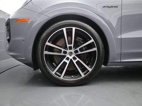 New 2026 Porsche Cayenne Turbo AWD/4WD image 4