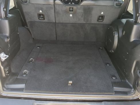 Used 2021 Jeep Wrangler Unlimited Sahara AWD/4WD image 32