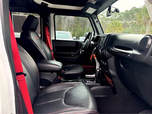 Used 2018 Jeep Wrangler Unlimited Rubicon image 9