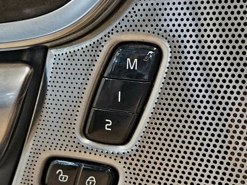 Used 2017 Volvo S90 T6 Momentum w/ Climate Package image 13