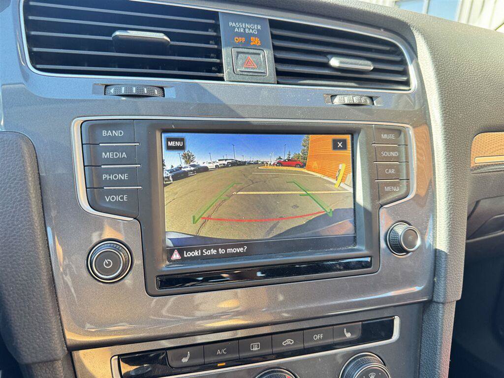 Used 2017 Volkswagen Golf Alltrack AWD/4WD image 17