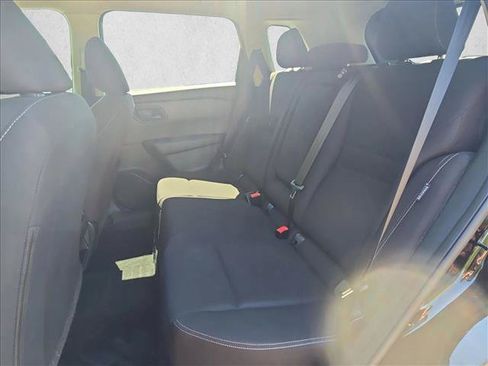 Used 2024 Nissan Rogue S AWD/4WD image 18