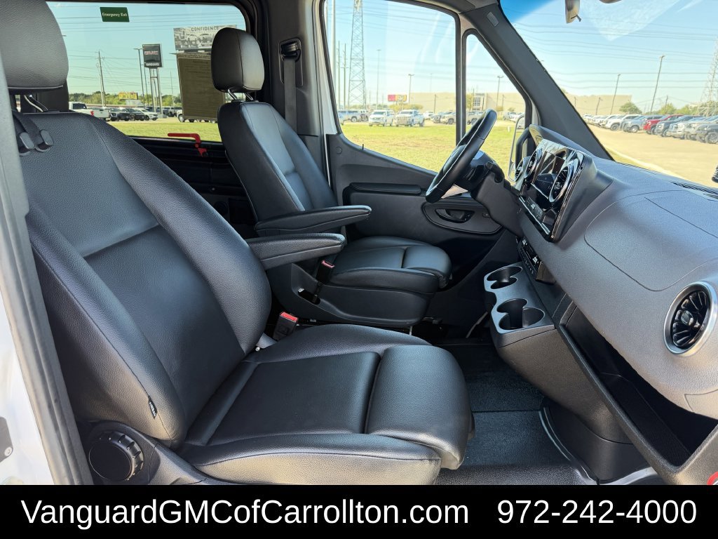 Used 2025 Mercedes-Benz Sprinter 2500 image 26