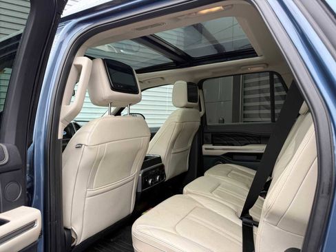 Used 2018 Ford Expedition Platinum image 7