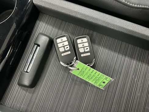 Used 2022 Honda Pilot Elite image 12