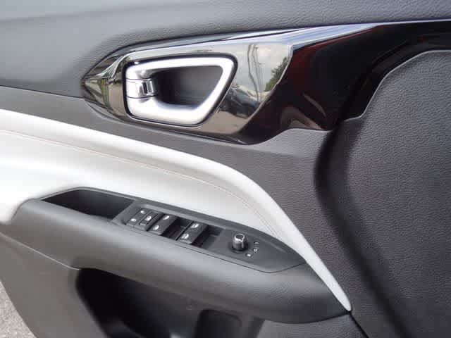 Used 2026 Jeep Compass Limited w/ Sun, Sound & Navigation Group AWD/4WD image 17