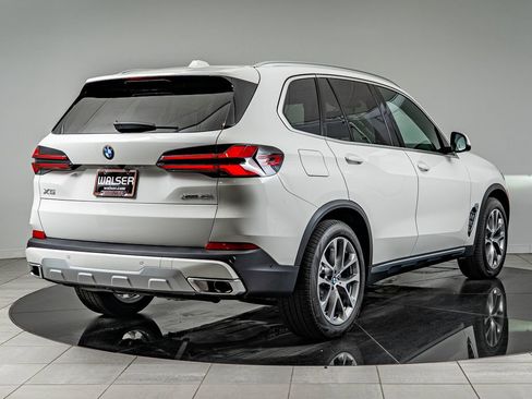 New 2026 BMW X5 xDrive40i w/ Climate Comfort Package AWD/4WD image 5