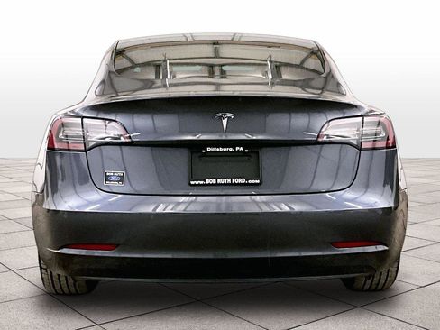 Used 2019 Tesla Model 3 Mid Range image 5