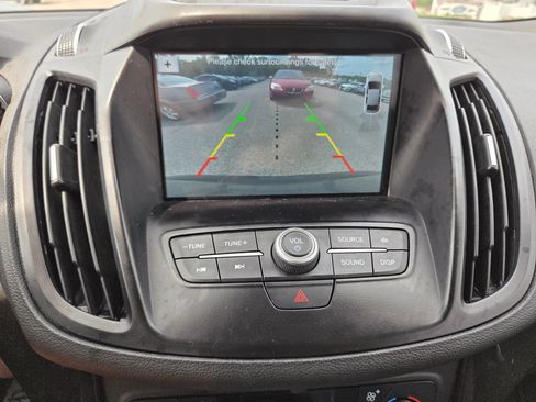 Used 2017 Ford Escape SE w/ Equipment Group 201A FWD image 27