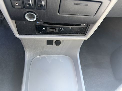 Used 2015 Toyota Sienna XLE Premium AWD/4WD image 35