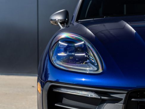 New 2026 Porsche Macan Turbo image 20