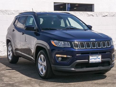 Used 2021 Jeep Compass Latitude FWD image 3