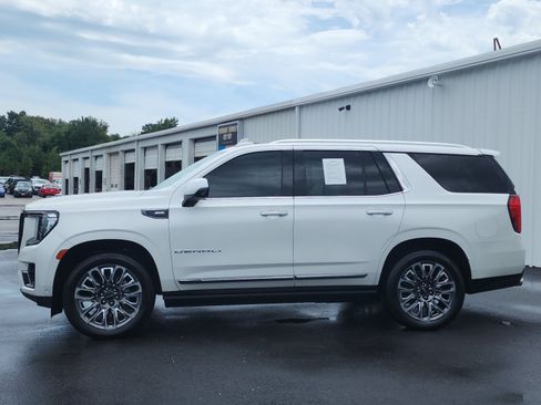 Used 2023 GMC Yukon Denali Ultimate AWD/4WD image 2
