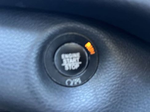 Used 2018 Jeep Cherokee Limited w/ Technology Group image 27