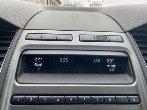 Used 2012 Ford Taurus SEL image 26