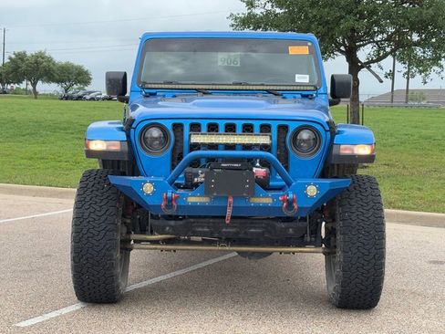 Used 2021 Jeep Gladiator Rubicon image 3