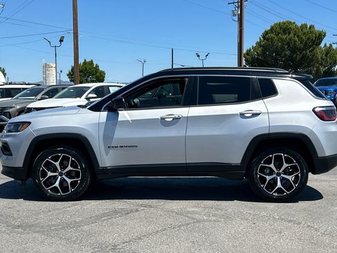 Used 2025 Jeep Compass Limited AWD/4WD image 8