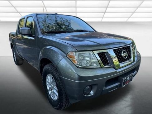 Used 2016 Nissan Frontier SV AWD/4WD image 7