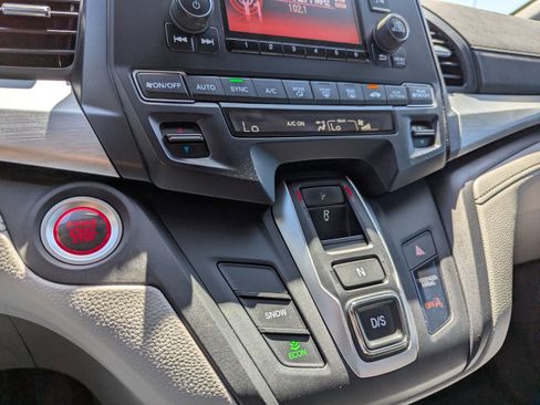 Used 2018 Honda Odyssey LX image 23