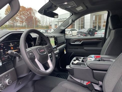 New 2026 GMC Sierra 1500 Elevation image 13