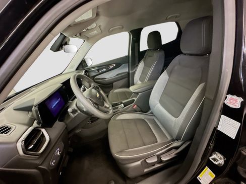 Used 2025 Chevrolet TrailBlazer LT image 13