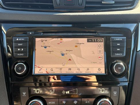 Used 2020 Nissan Rogue Sport SL image 23