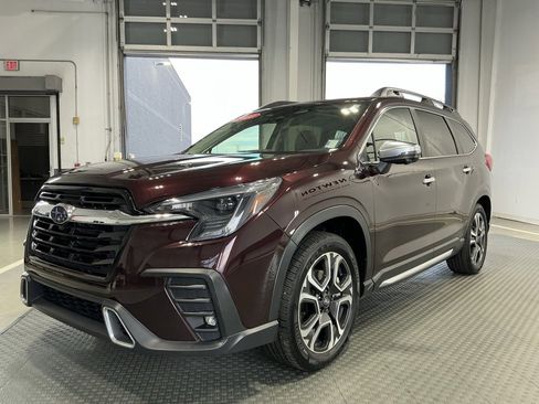 Used 2023 Subaru Ascent Touring image 2