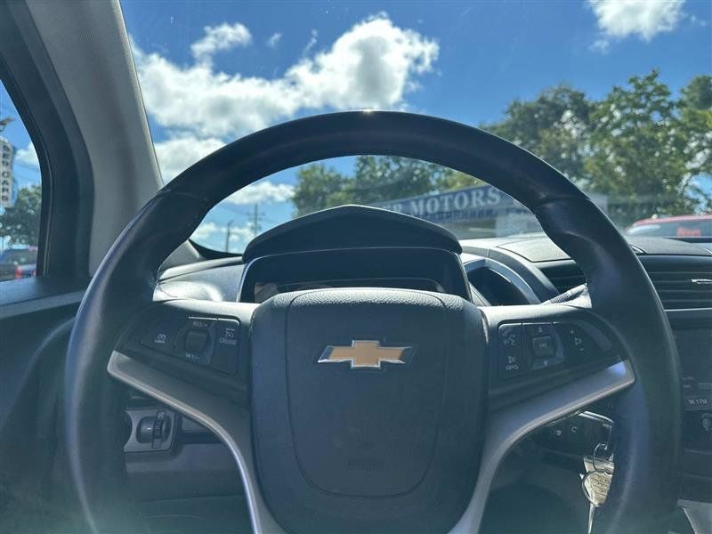 Used 2016 Chevrolet Trax LT w/ LT Convenience Package AWD/4WD image 17
