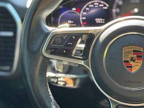Used 2023 Porsche Cayenne AWD/4WD image 23