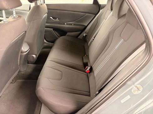 Used 2022 Hyundai Elantra SEL image 18