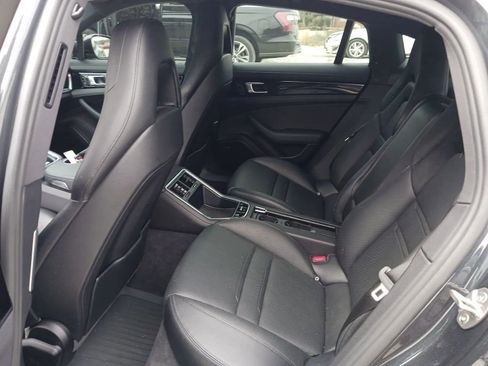 Used 2017 Porsche Panamera 4 image 5