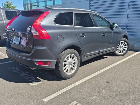 Used 2010 Volvo XC60 T6 AWD/4WD image 5