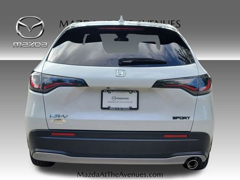 Used 2025 Honda HR-V Sport image 11