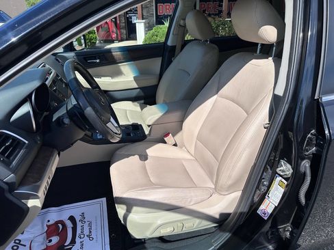 Used 2016 Subaru Outback 3.6R Limited image 13
