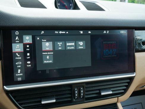 Used 2020 Porsche Cayenne AWD/4WD image 35